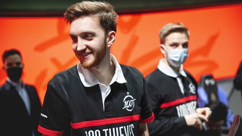 100 thieves won tickets to the first World Final 2022 of North America